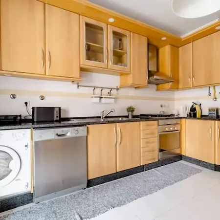 Lisbon Coast, 3 Bedroom With Large Terrace Apartment