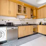 Lisbon Coast, 3 Bedroom With Large Terrace Appartement